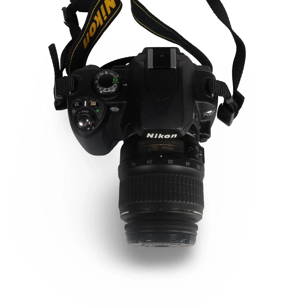 Nikon D40 DSLR Camera Bundle Shutter Count 109 Black‎ 18-55mm 55-200mm Lenses